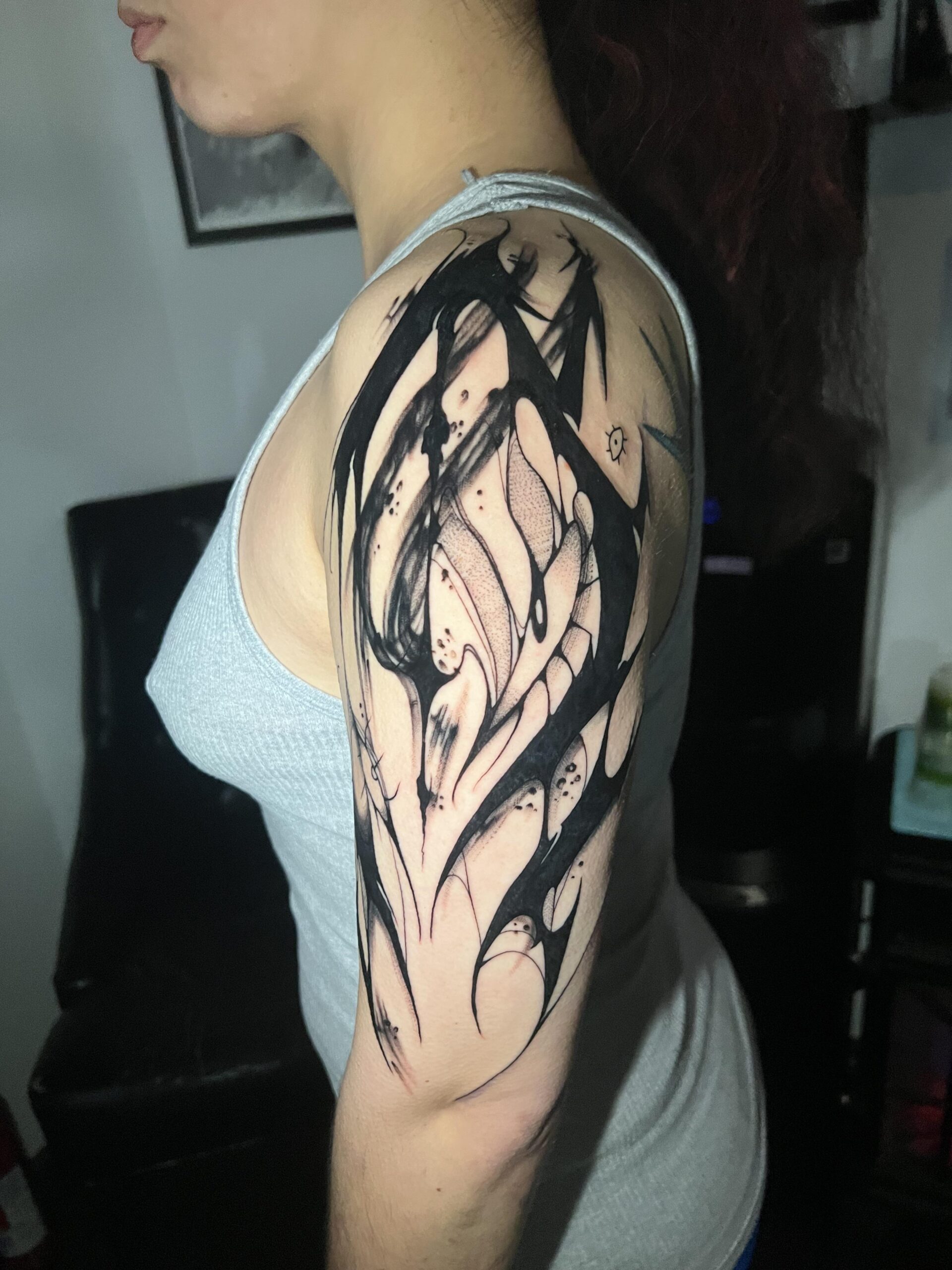 Flowing neo-tribal upper arm piece