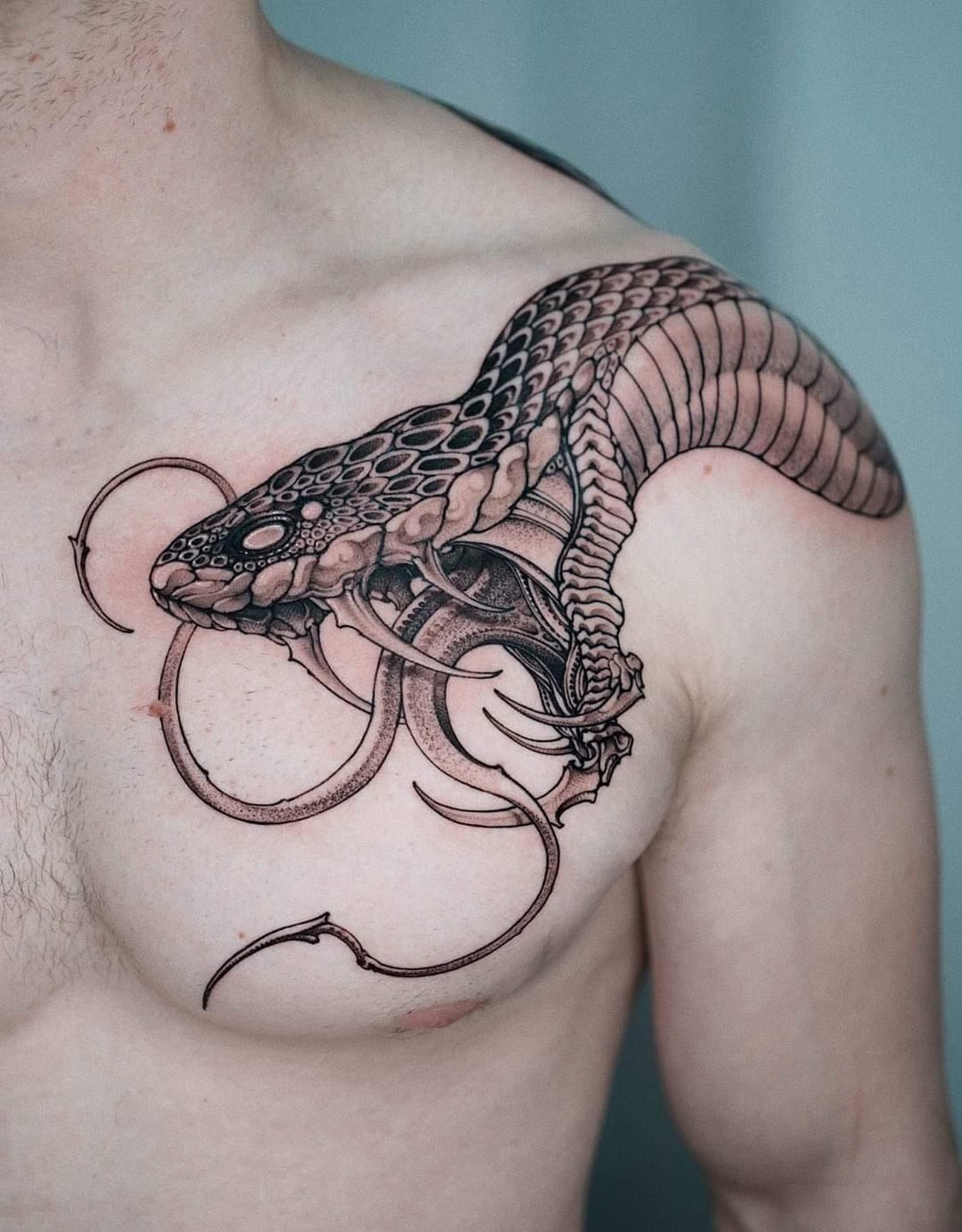 Aggressive Cobra Chest Piece