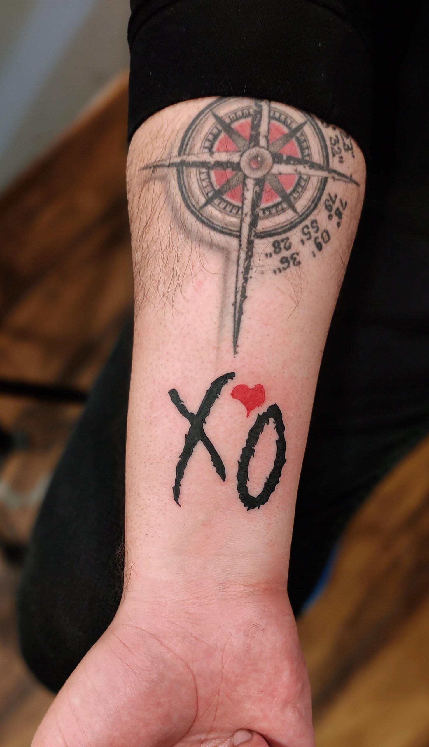 Layered XO Compass Design