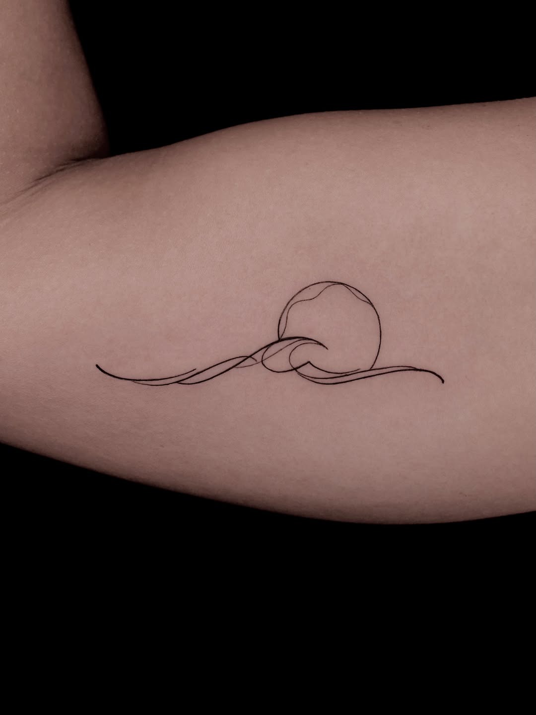 Minimalist Sun and Wave Design