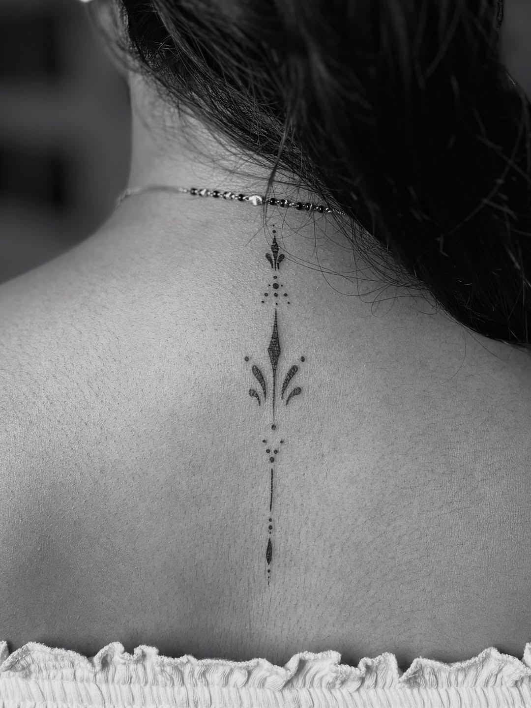 Elegant Minimalist Spine Design