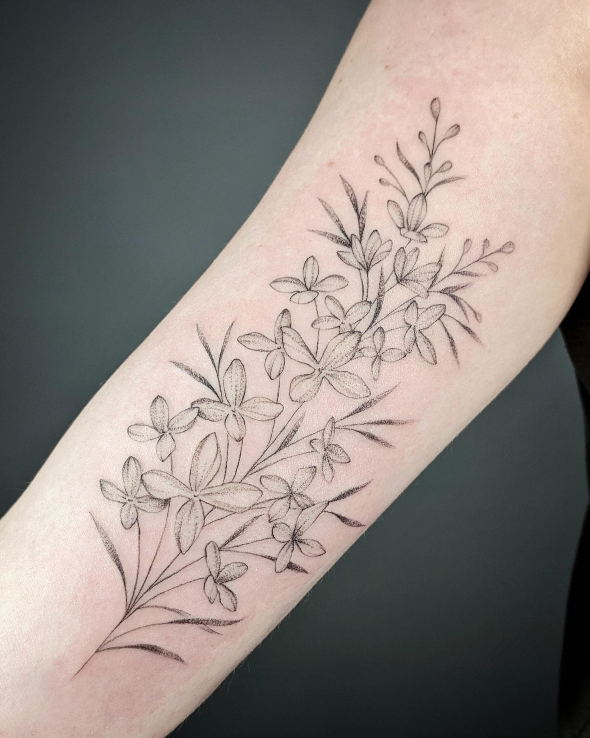 Minimalist Fine-Line Lilac