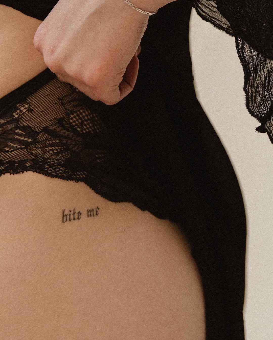 Minimalist 'Bite Me' Hip Placement