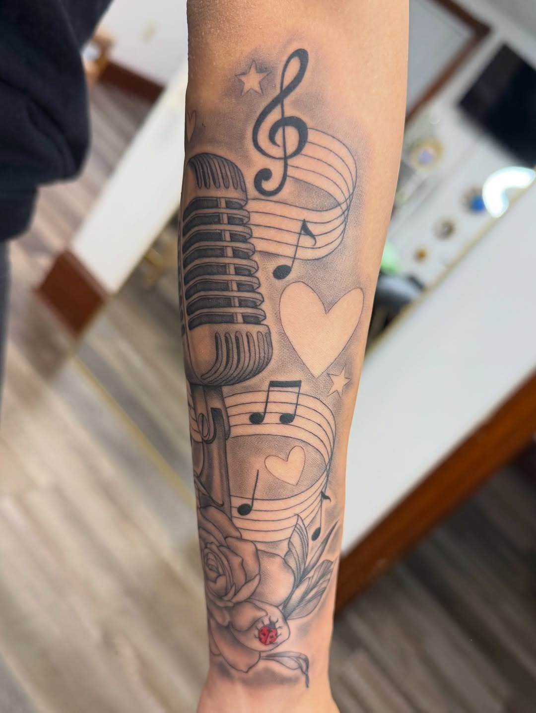 Vintage Microphone Music Ink
