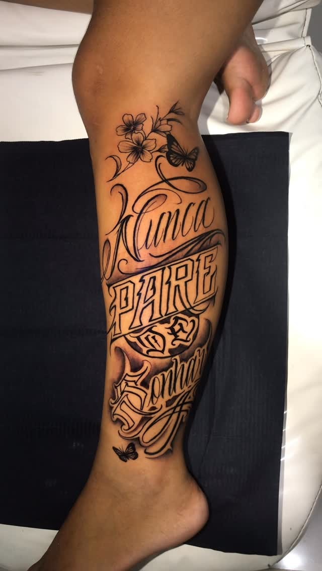 Lettering e floral na canela