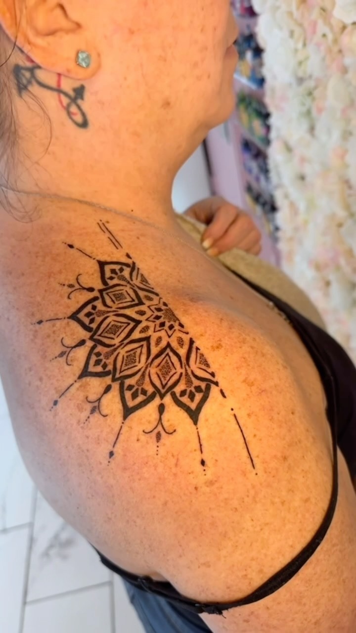 Elegant shoulder mandala art