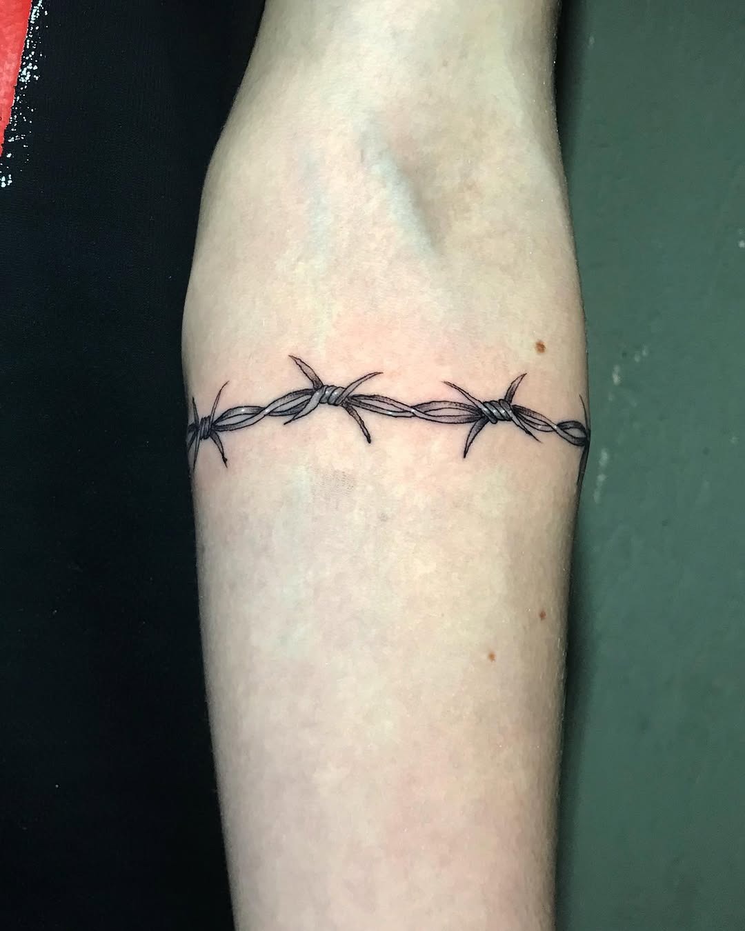 Clean Barbed Wire Forearm Band