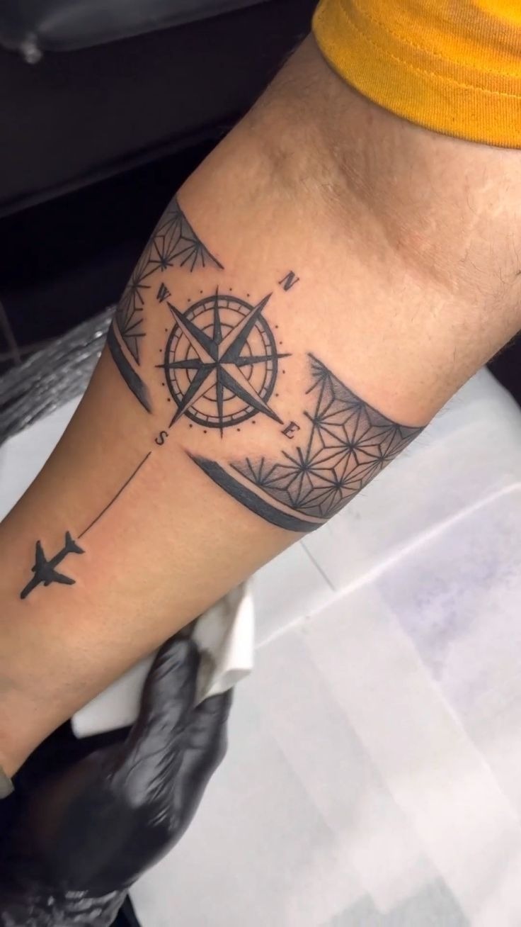 Travel-Inspired Compass Arm Band