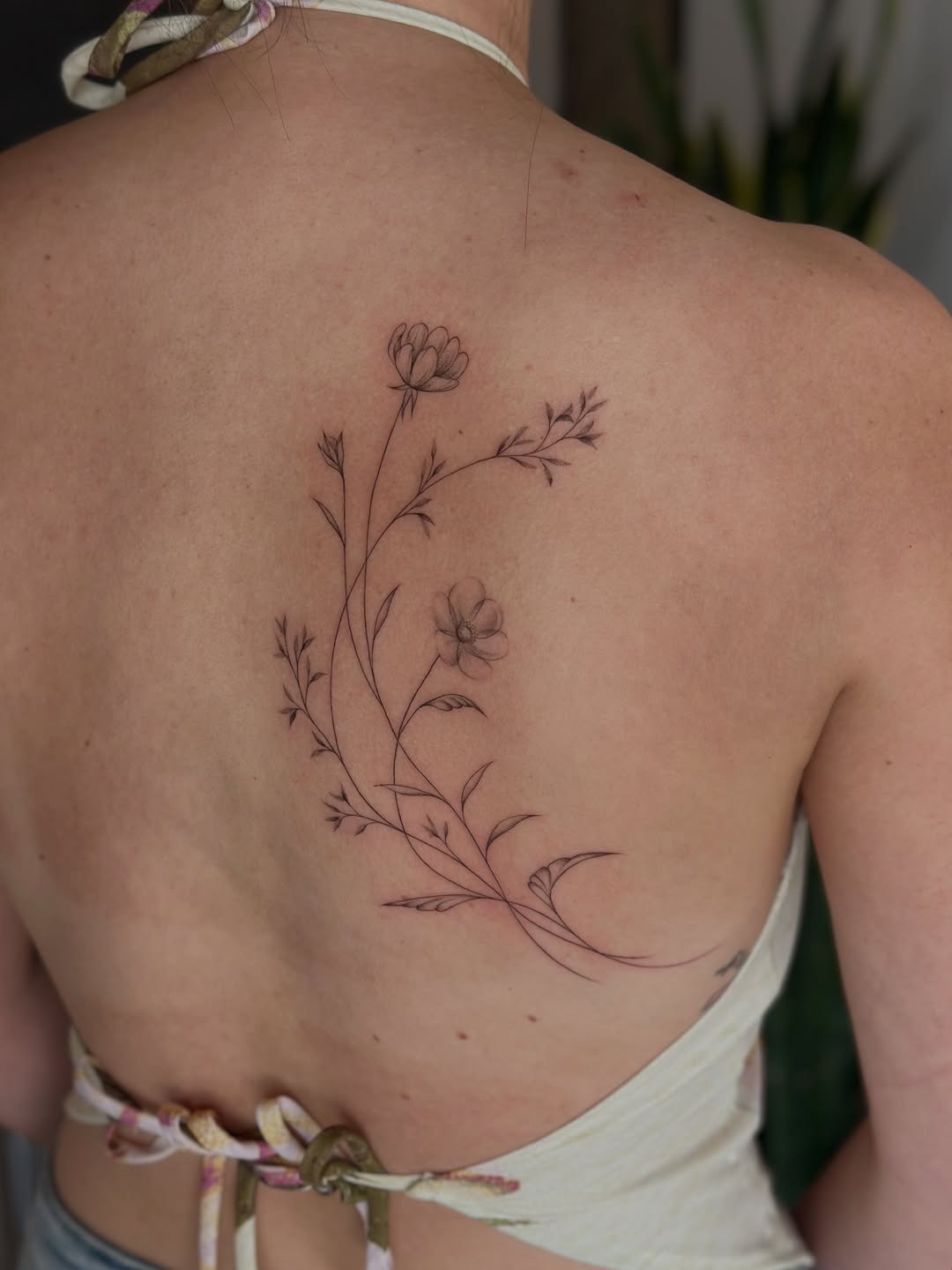 Delicate Floral Shoulder Piece