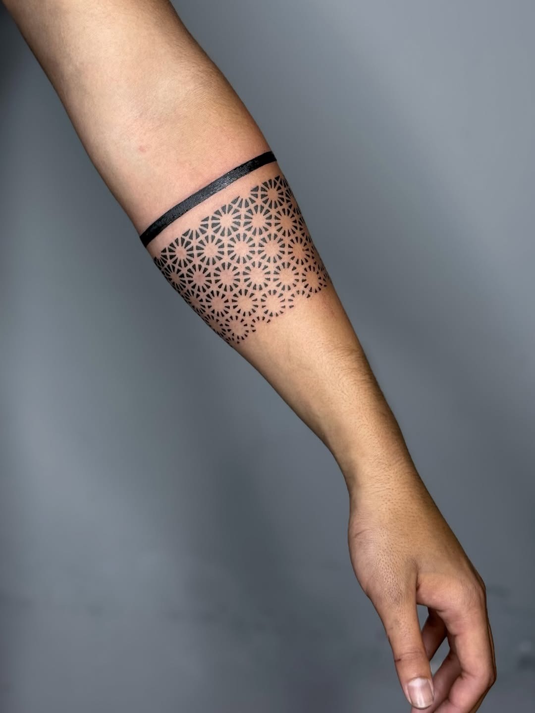 Dotwork Pattern Armband Tattoo