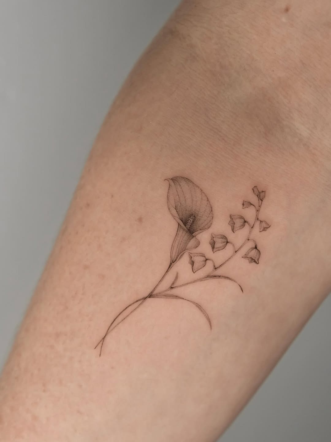 Delicate Minimalist Floral Art